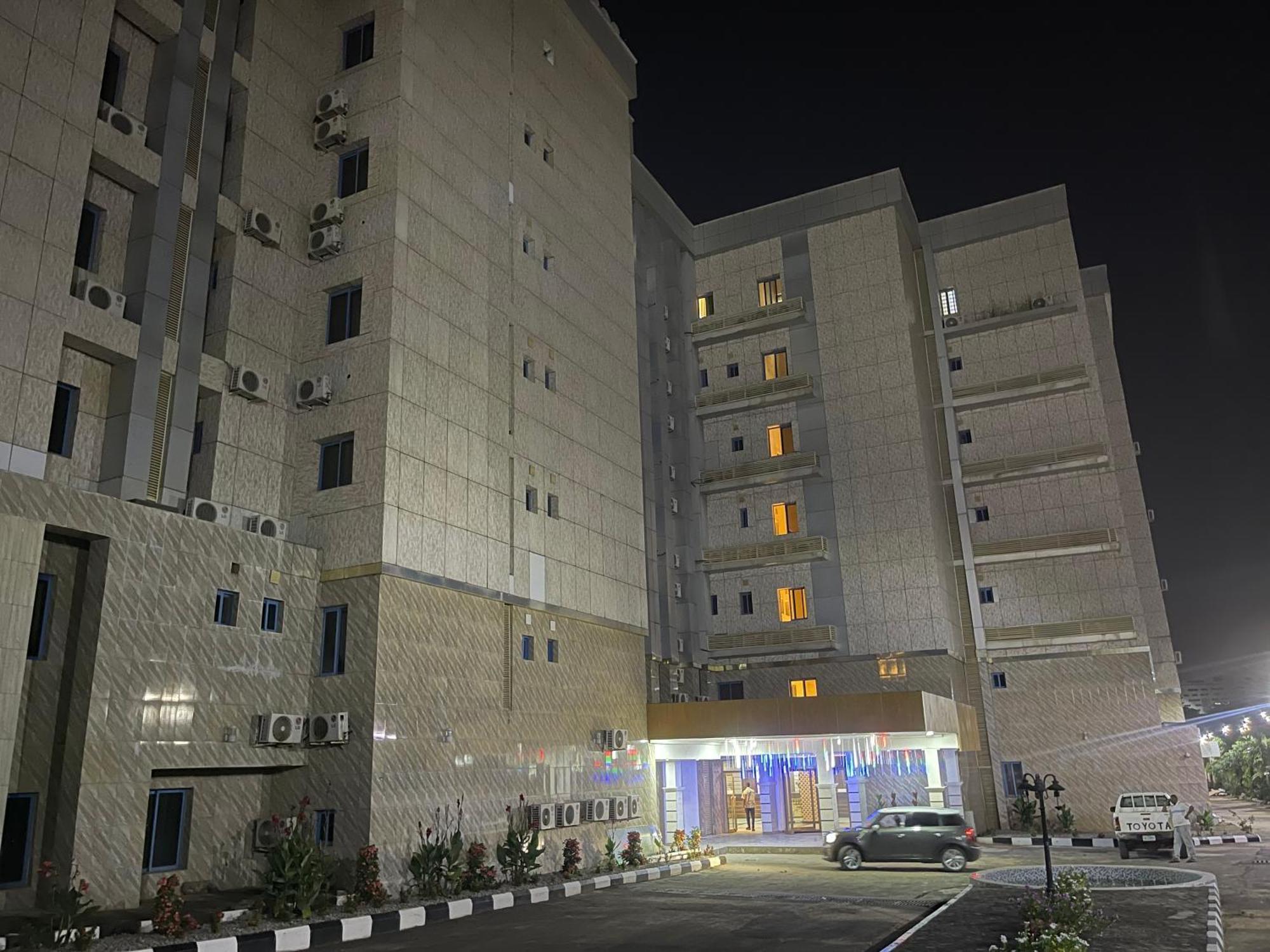 Aa Hotel And Suites Αμπούζα Εξωτερικό φωτογραφία