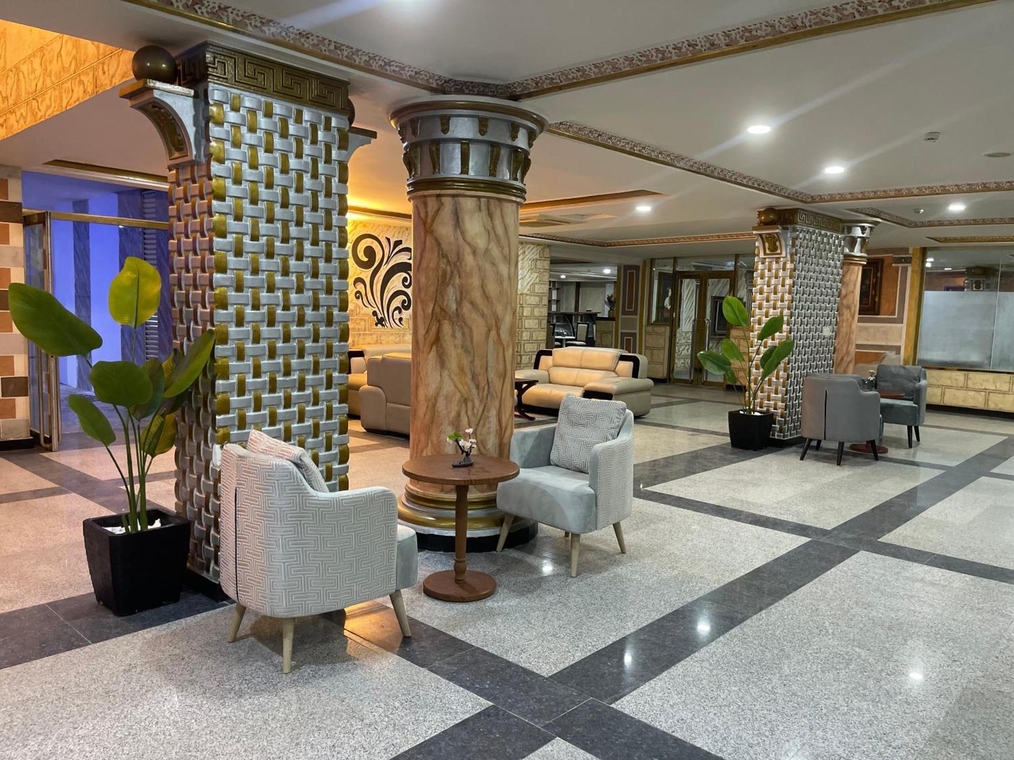 Aa Hotel And Suites Αμπούζα Εξωτερικό φωτογραφία