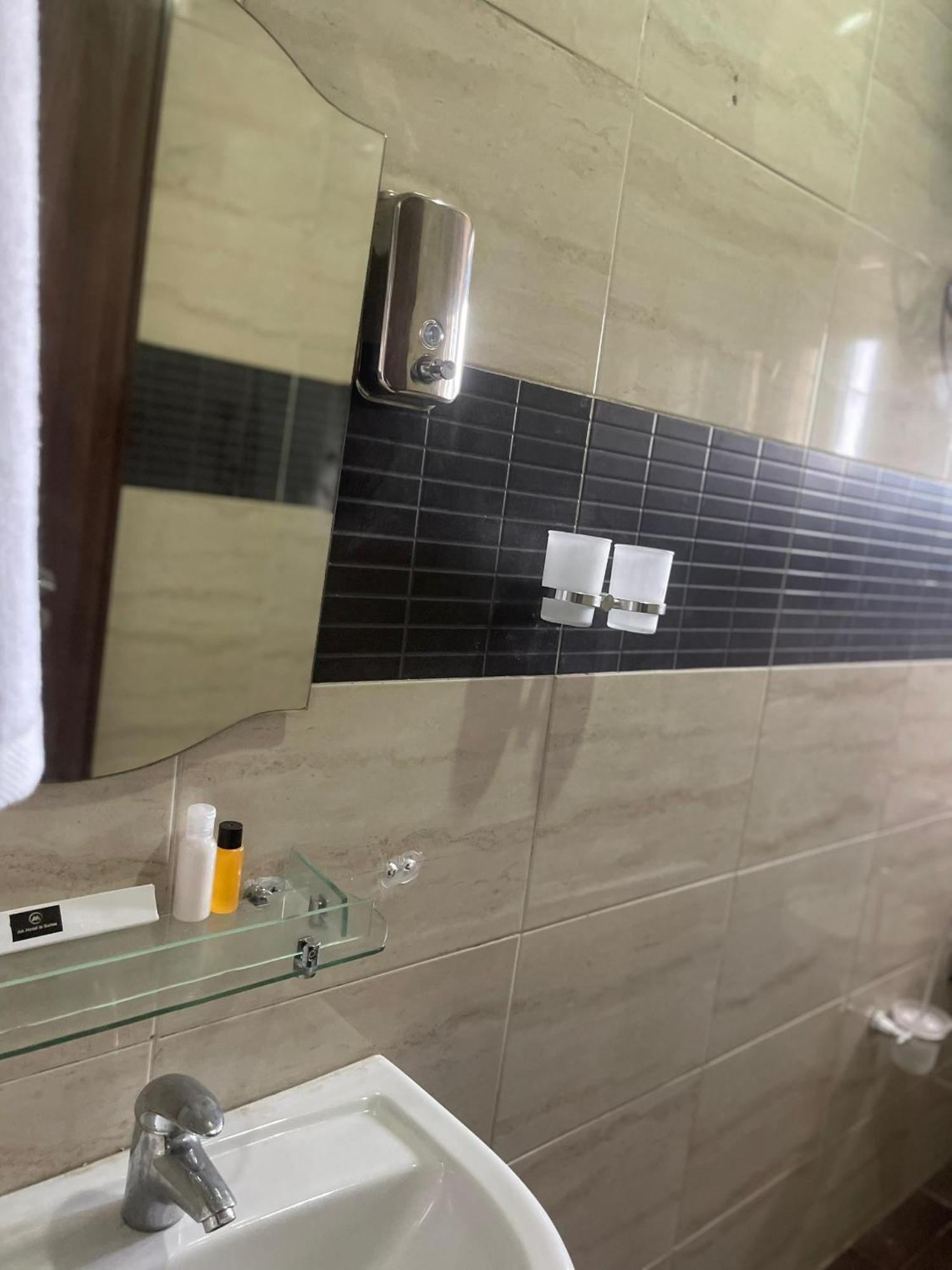 Aa Hotel And Suites Αμπούζα Εξωτερικό φωτογραφία